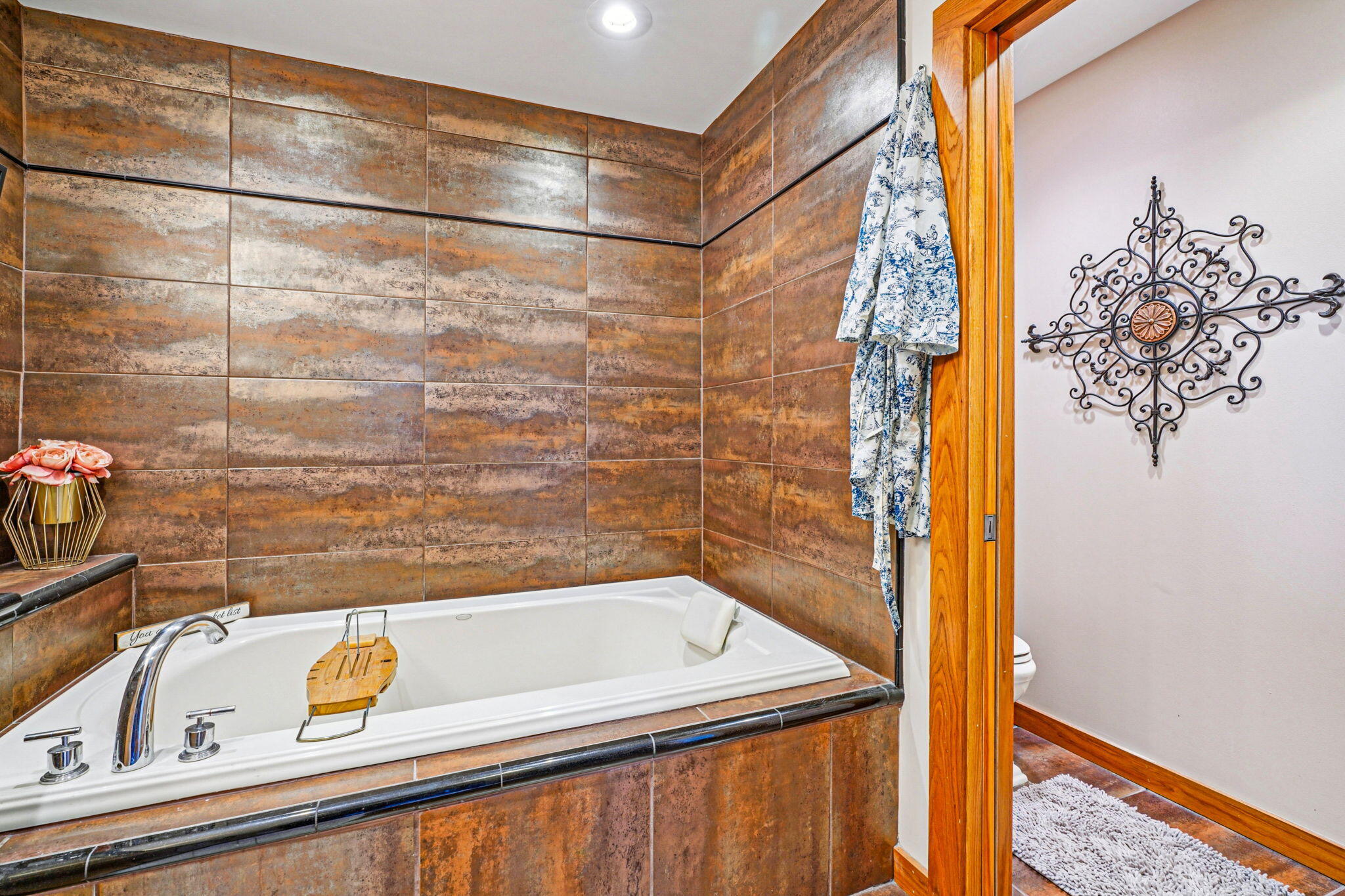 413 North 2nd Street, Unit 570 Milwaukee, WI 53203 - Photo 33 of 69 Primary Bath