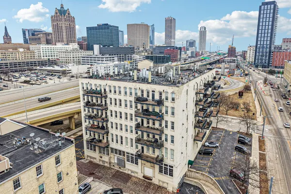 $600,000 | 413 North 2nd Street, Unit 570, Milwaukee, WI 53203