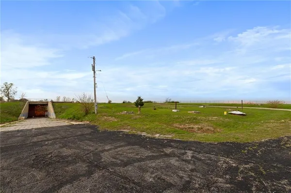 $699,900 | 3627 Rd D, Allen, KS 66833