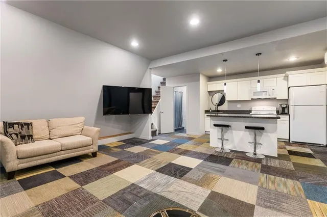 $699,900 | 3627 Rd D, Allen, KS 66833