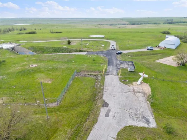 $699,900 | 3627 Rd D, Allen, KS 66833