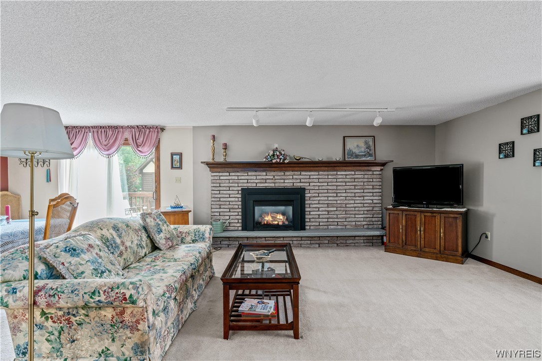 5295 Chestnut Ridge Road, Unit H Orchard Park, NY 14127 - Photo 2 of 27 Family room