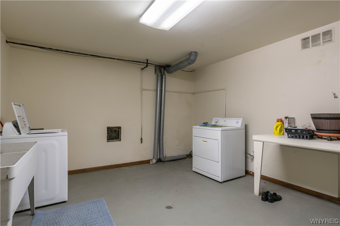 5295 Chestnut Ridge Road, Unit H Orchard Park, NY 14127 - Photo 25 of 27 Laundry room