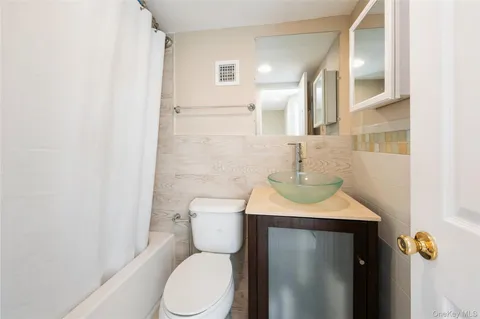 $1,175,000 | 258 A Longstreet Avenue | Throgs Neck