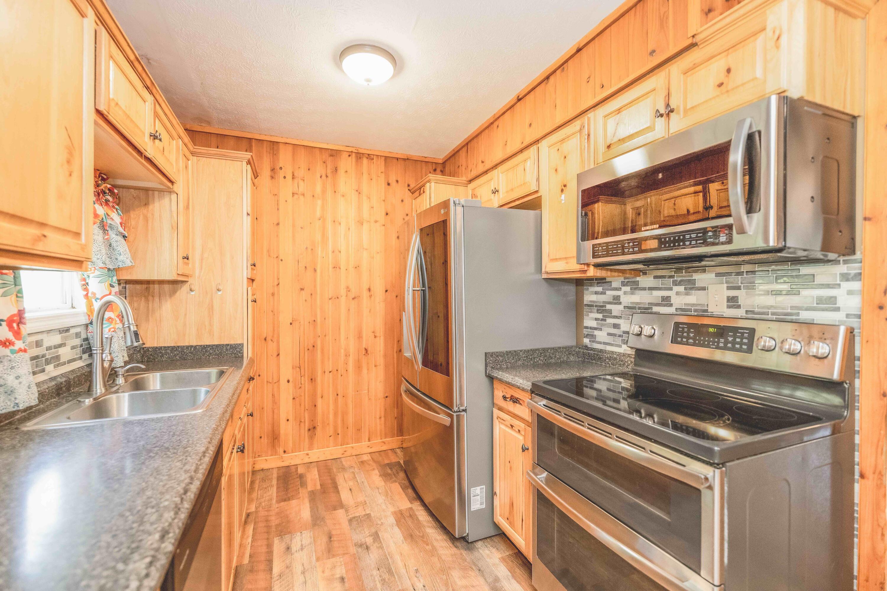 60 Shirley Don Road Manchester, KY 40962 - Photo 14 of 57 035
