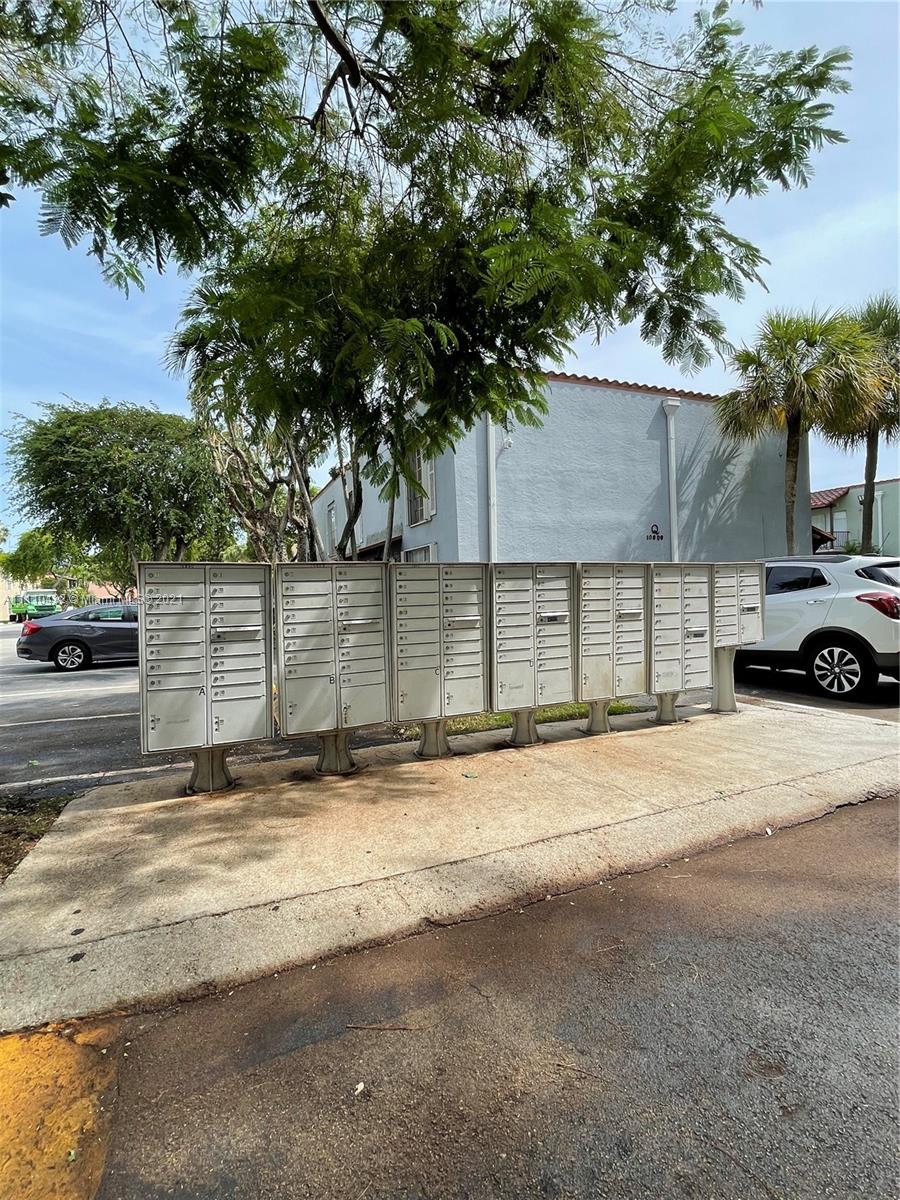 10802 Southwest 88th Street, Unit P2 Miami, FL 33176 - Photo 19 of 23