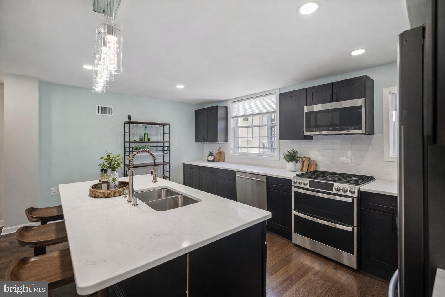 1607 South 28th Street Philadelphia, PA 19145 - Photo 4 of 11 Modern kitchen with sleek design.