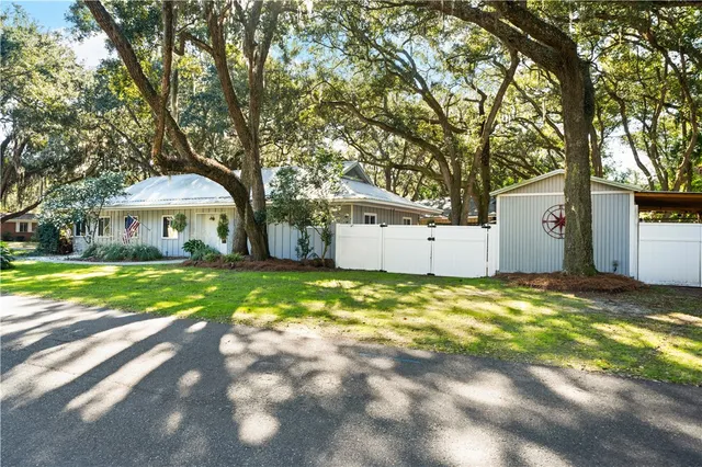 $699,000 | 1915 2nd Avenue, St. Simons Island, GA 31522