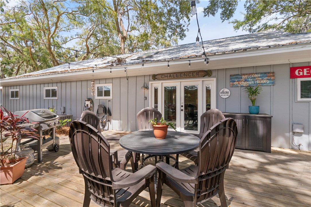 1915 2nd Avenue St. Simons Island, GA 31522 - Photo 7 of 33