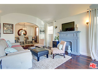 2315 South Cochran Avenue Los Angeles, CA 90016 - Photo 2 of 22