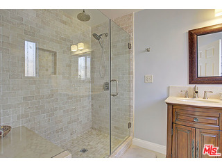 2315 South Cochran Avenue Los Angeles, CA 90016 - Photo 11 of 22