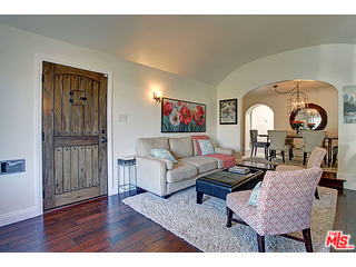 2315 South Cochran Avenue Los Angeles, CA 90016 - Photo 4 of 22