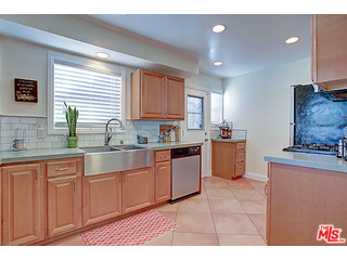 2315 South Cochran Avenue Los Angeles, CA 90016 - Photo 8 of 22