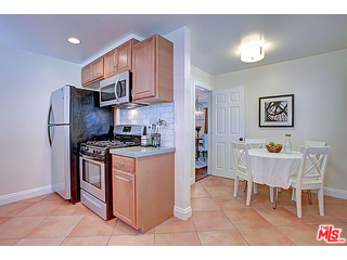 2315 South Cochran Avenue Los Angeles, CA 90016 - Photo 9 of 22