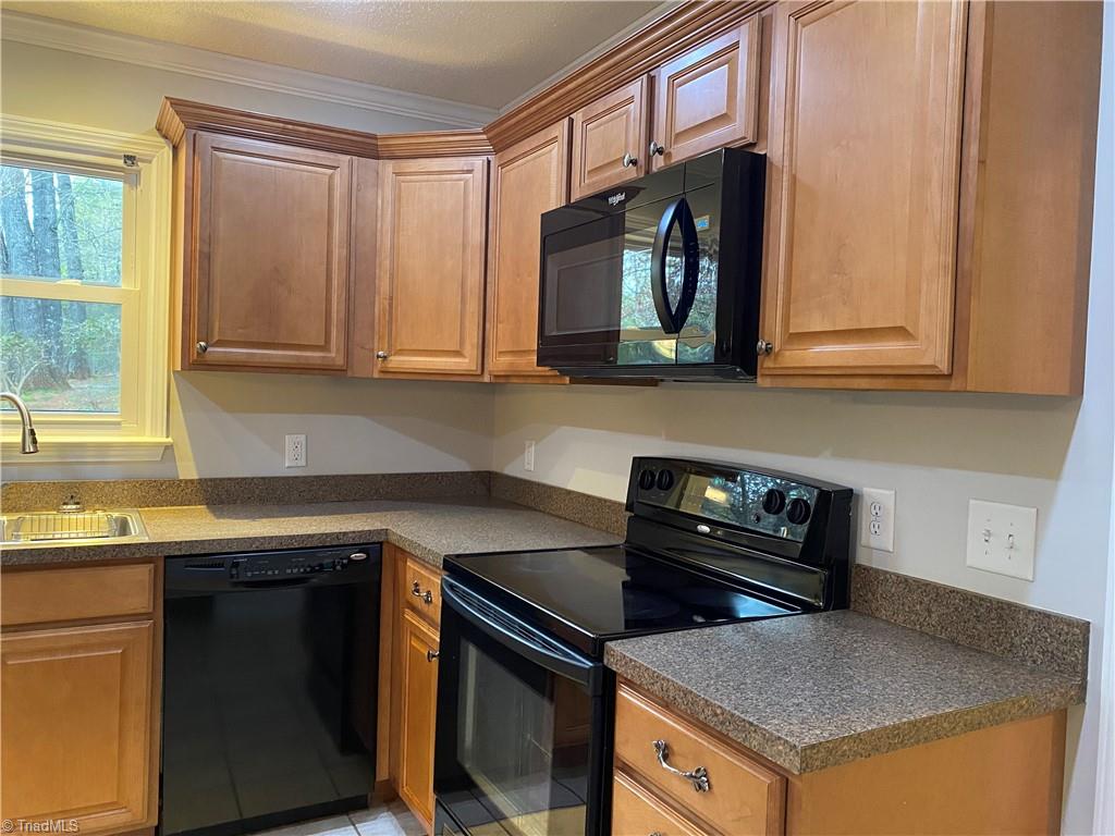 109 Laurel King, NC 27021 - Photo 7 of 50