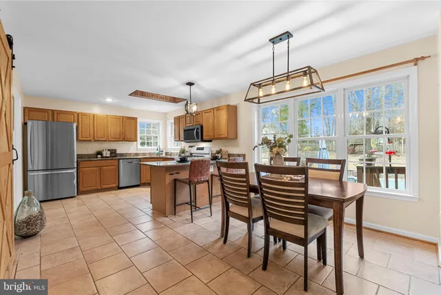 $630,000 | 15 Feldspar Way, Fredericksburg, VA 22405