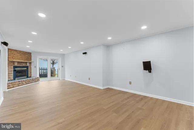 $630,000 | 15 Feldspar Way, Fredericksburg, VA 22405