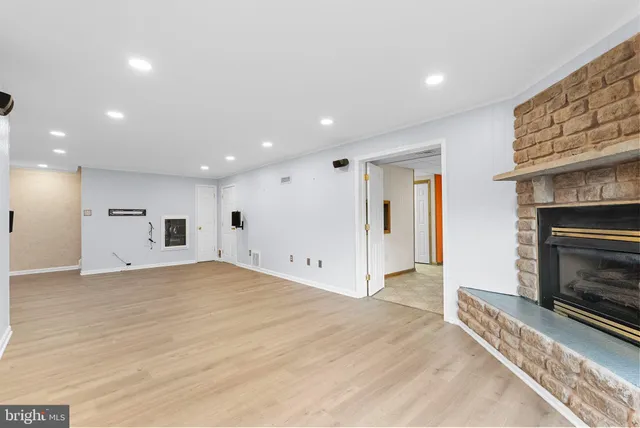 $630,000 | 15 Feldspar Way, Fredericksburg, VA 22405