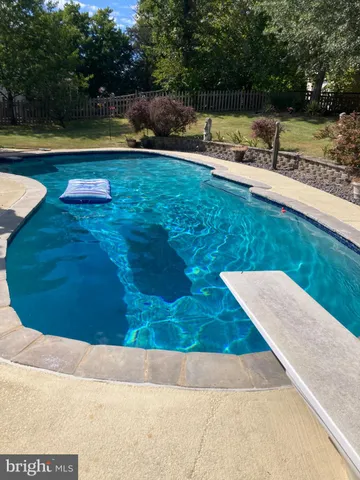 $630,000 | 15 Feldspar Way, Fredericksburg, VA 22405