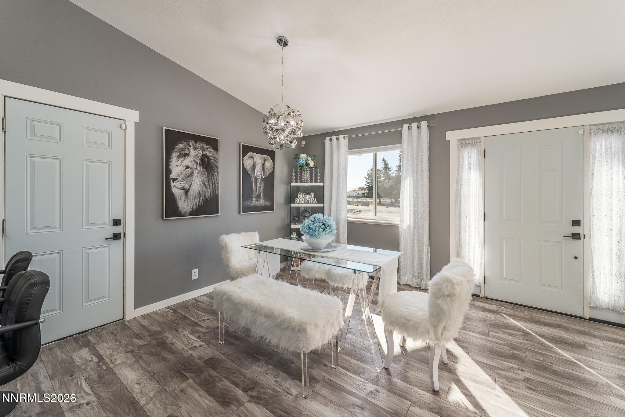 10155 Silver Knolls Boulevard Reno, NV 89508 - Photo 5 of 34 10155 Silver Knolls-30