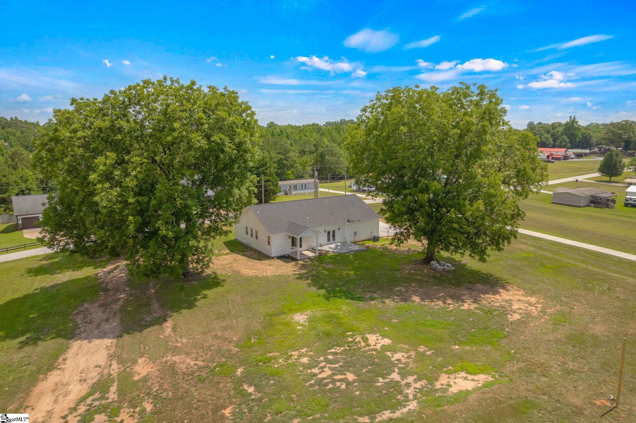 2024 Edwards Lake Road Greer, SC 29651 - Photo 33 of 39