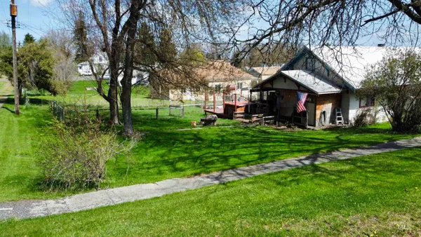 $215,000 | 412 Walnut Street, Nezperce, ID 83543