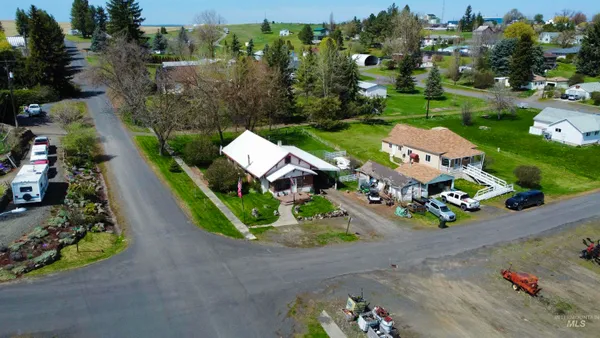 $215,000 | 412 Walnut Street, Nezperce, ID 83543
