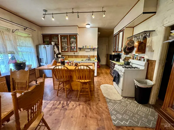 $215,000 | 412 Walnut Street, Nezperce, ID 83543