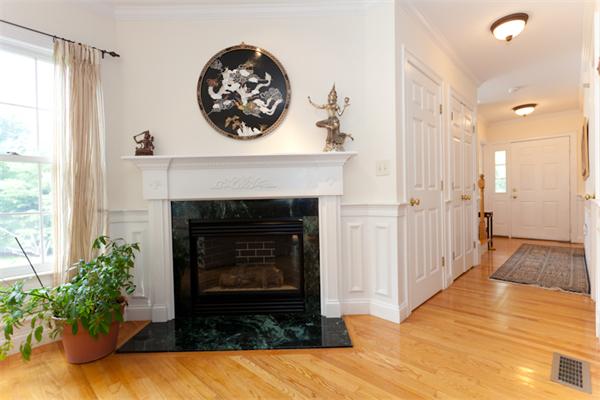 42 Roosevelt Road, Unit 42 Lexington, MA 02421 - Photo 3 of 10