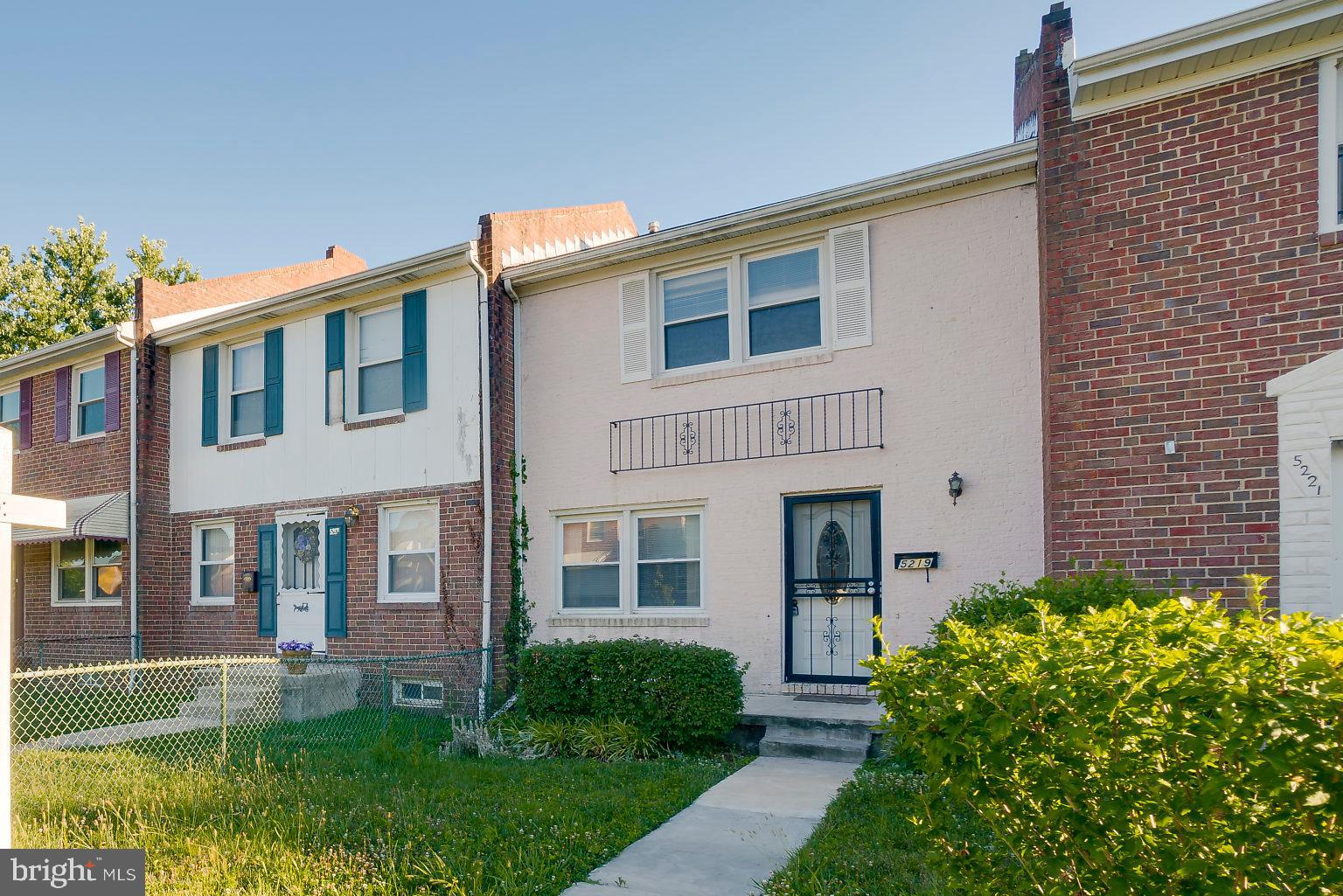 5219 Hillwell Road Baltimore, MD 21229 - Photo 2 of 44 Front