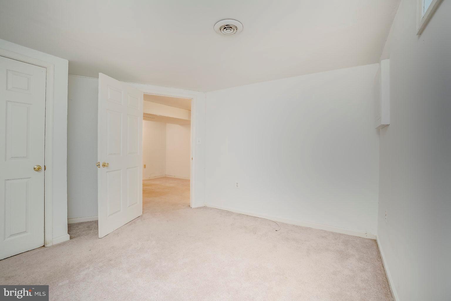 5219 Hillwell Road Baltimore, MD 21229 - Photo 20 of 44 Gallery Image 20