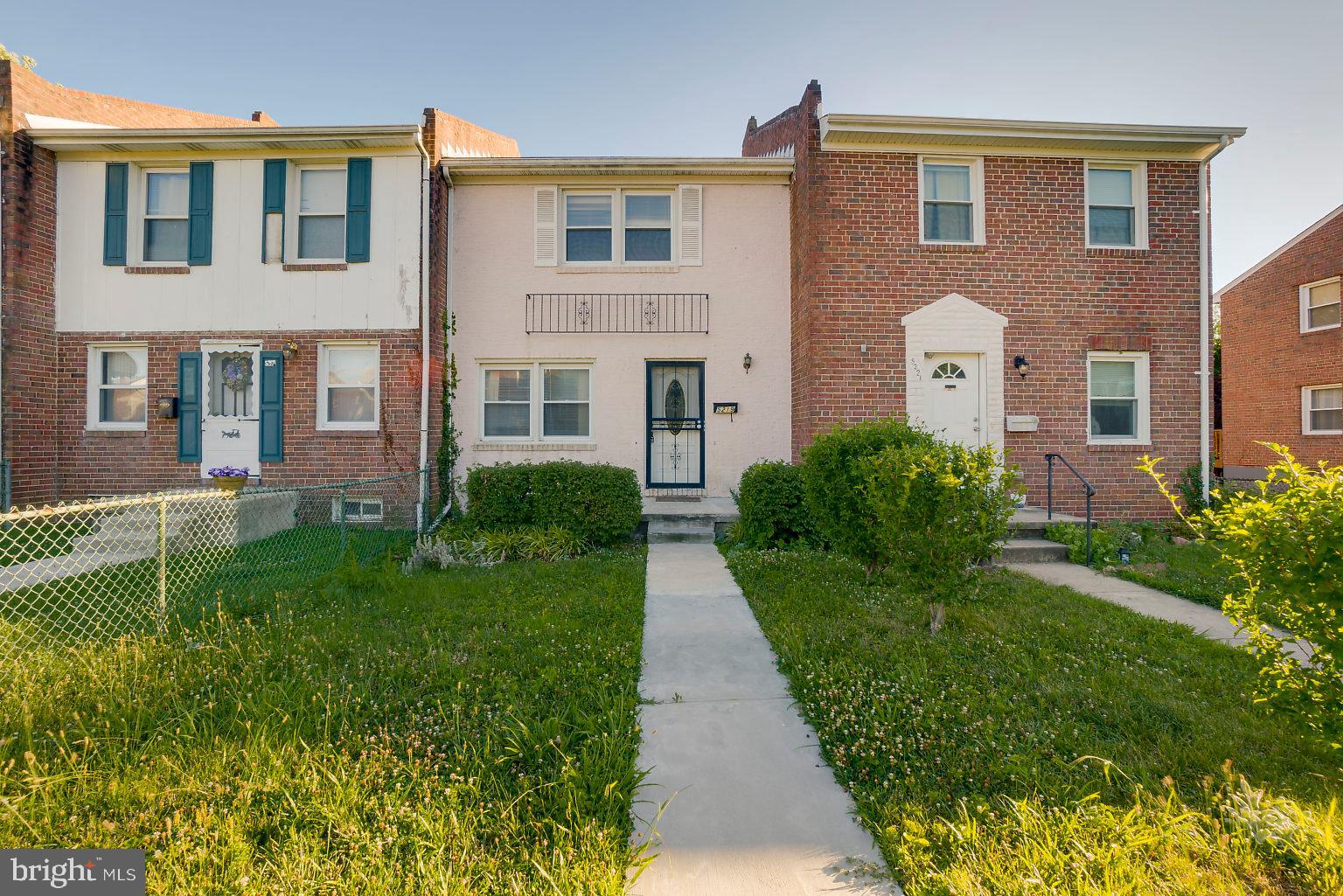 5219 Hillwell Road Baltimore, MD 21229 - Photo 3 of 44 Front