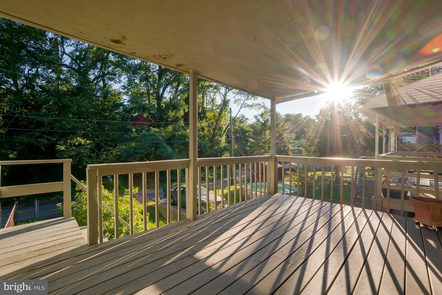 5219 Hillwell Road Baltimore, MD 21229 - Photo 32 of 44 Deck