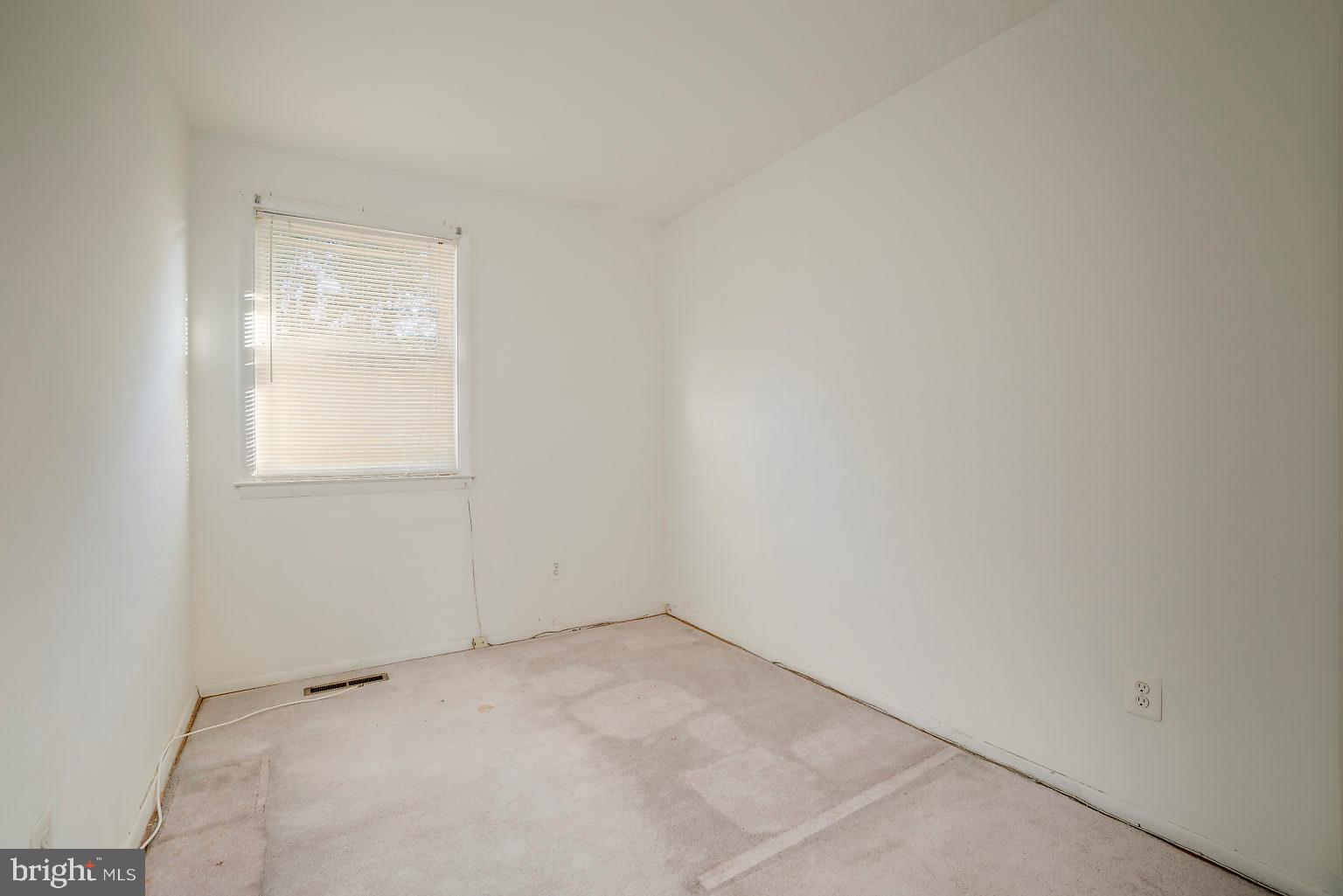 5219 Hillwell Road Baltimore, MD 21229 - Photo 41 of 44 Bedroom 2