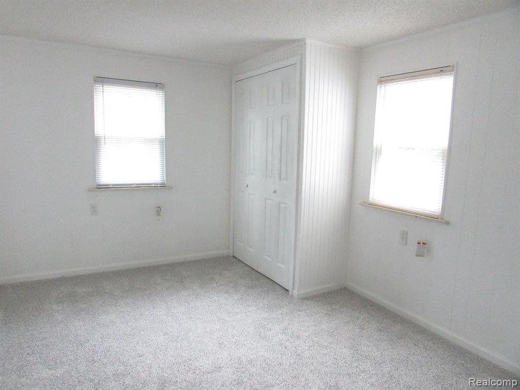 2003 Belsay Road Burton, MI 48519 - Photo 33 of 47