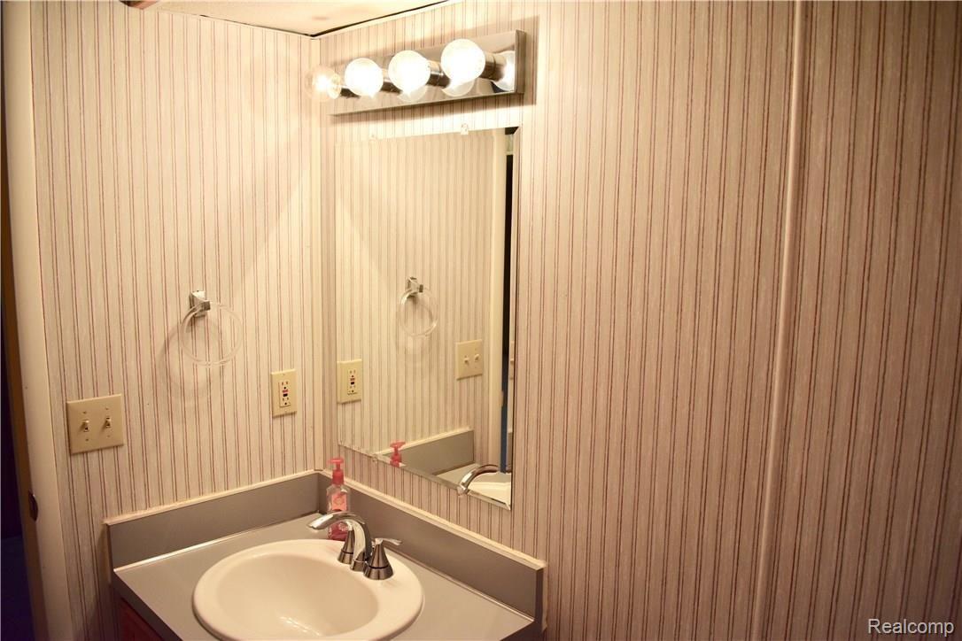 22435 Mill Road Novi, MI 48375 - Photo 20 of 33 DSC_0519.jpg