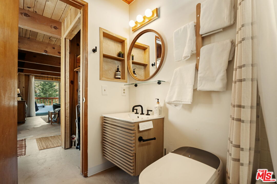 43527 Shasta Road Big Bear Lake, CA 92315 - Photo 11 of 22