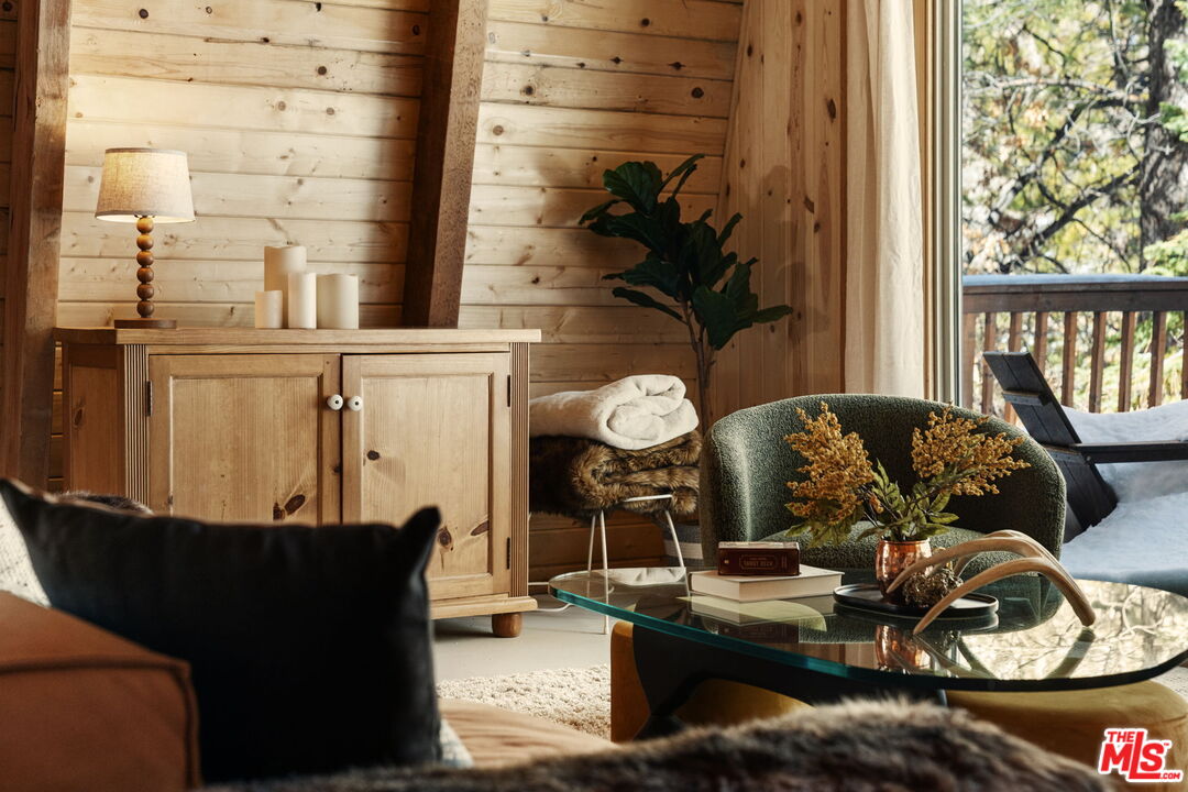 43527 Shasta Road Big Bear Lake, CA 92315 - Photo 5 of 22