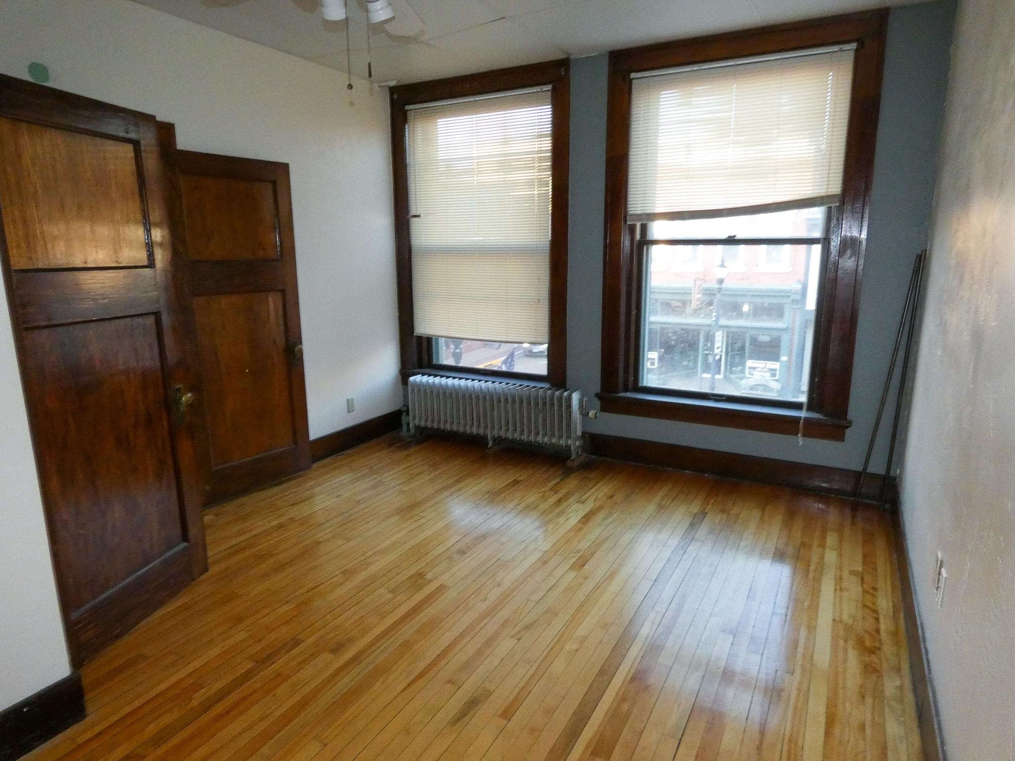 15 East Main Street Platteville, WI 53818 - Photo 12 of 16