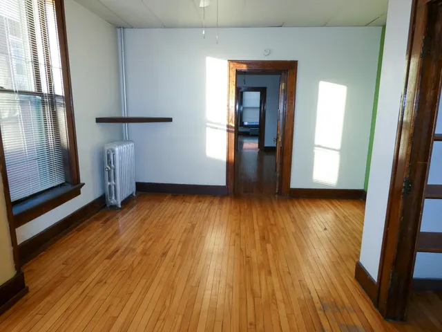 $950 | 15 East Main Street, Platteville, WI 53818