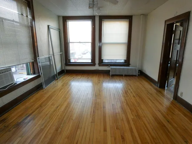 $950 | 15 East Main Street, Platteville, WI 53818