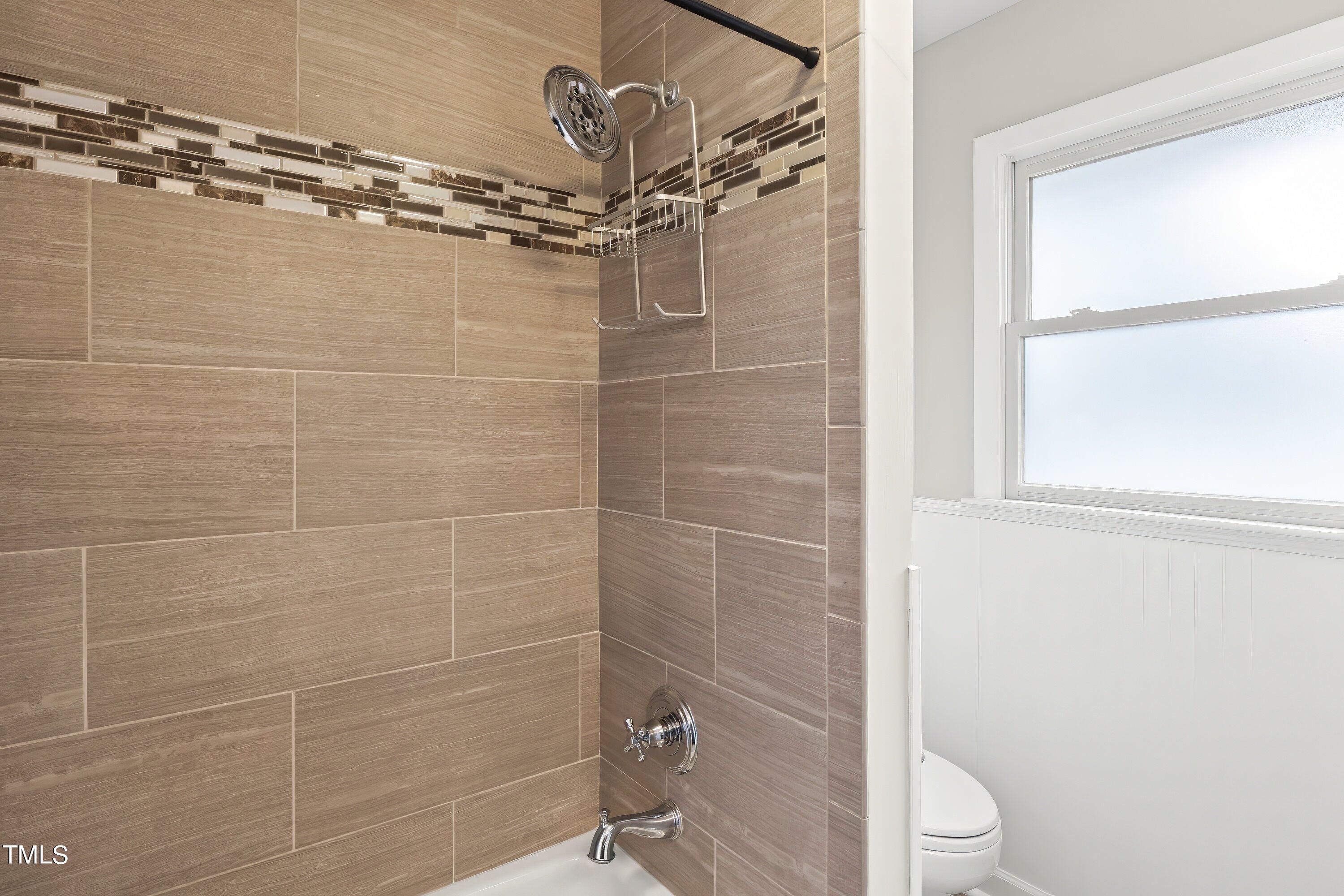 528 Harvard Street Raleigh, NC 27609 - Photo 20 of 44 Hall Full Bathroom