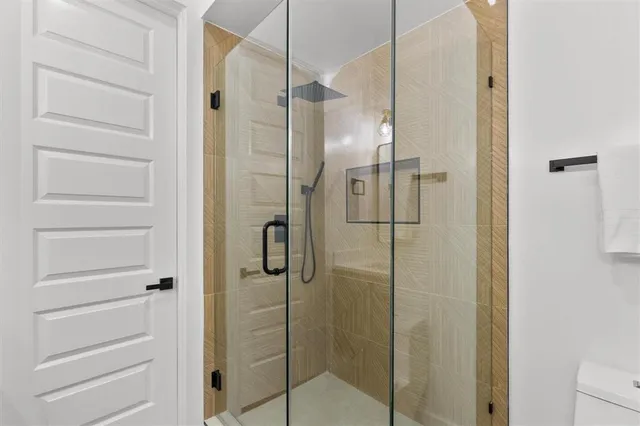 $3,550 | 727 West 10th Street, Unit 101, Dallas, TX 75208