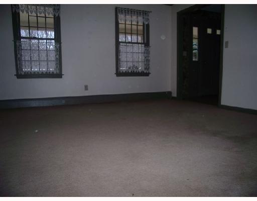 190 Old Staples Road Cumberland, RI 02864 - Photo 6 of 8 Living Room.