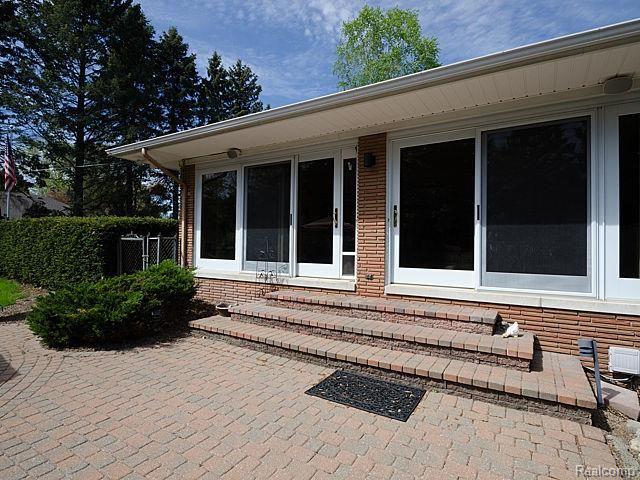 6435 Apple Orchard Lane Rochester Hills, MI 48306 - Photo 28 of 77