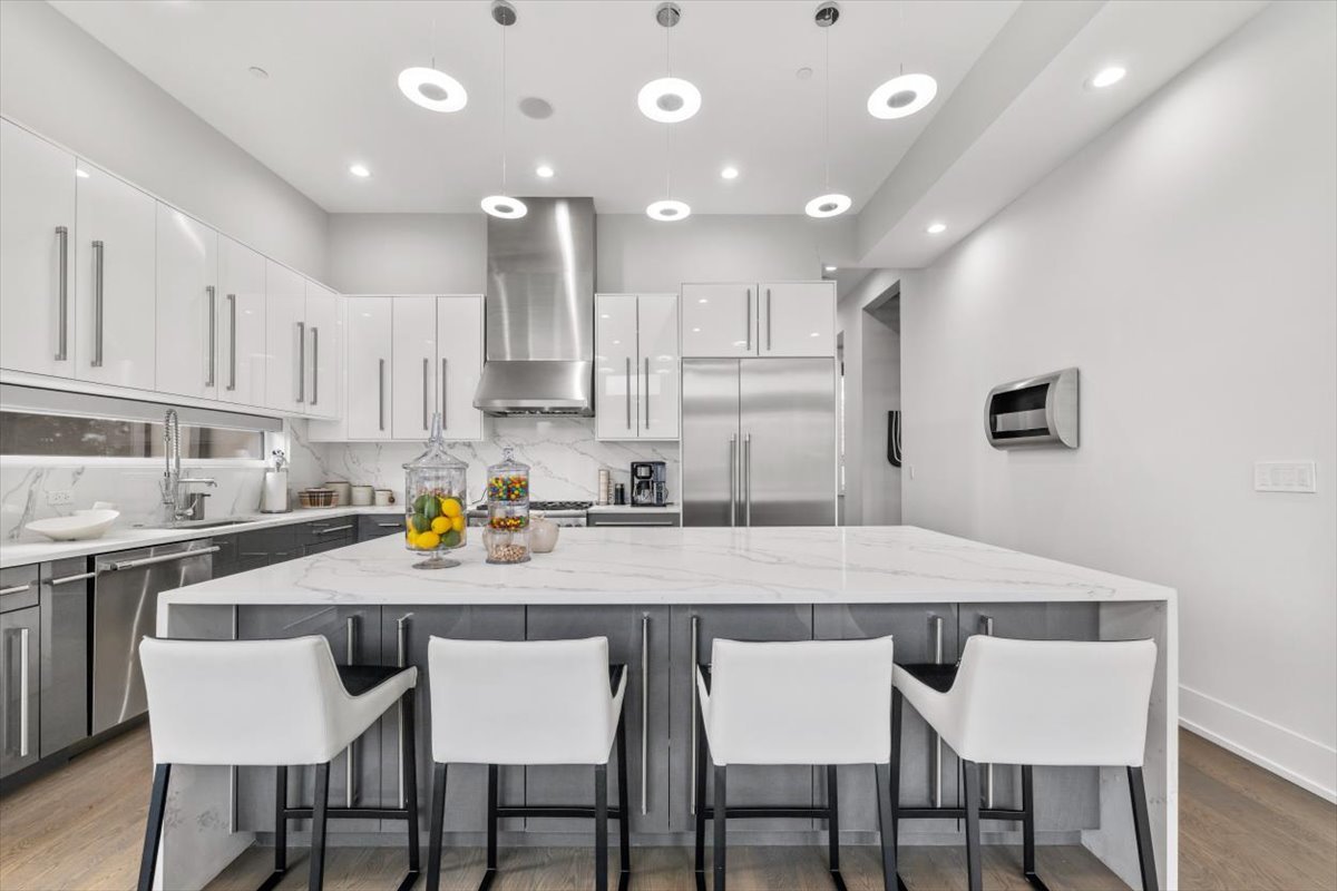 1341 Pfingsten Road Northbrook, IL 60062 - Photo 11 of 67