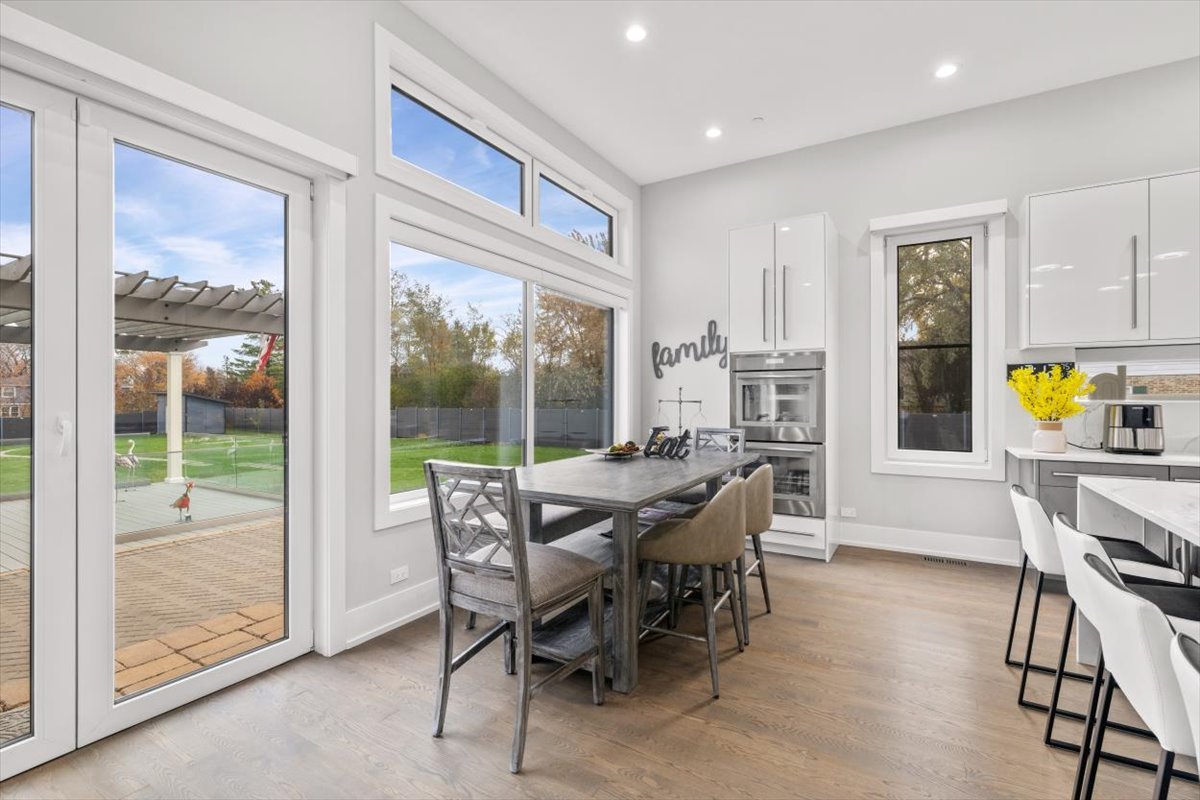 1341 Pfingsten Road Northbrook, IL 60062 - Photo 12 of 67