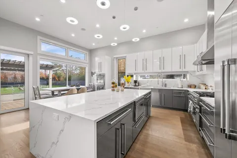 $2,275,000 | 1341 Pfingsten Road, Northbrook, IL 60062