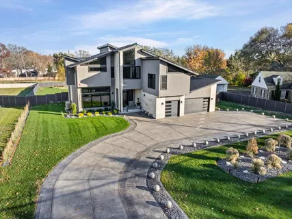 $2,275,000 | 1341 Pfingsten Road, Northbrook, IL 60062