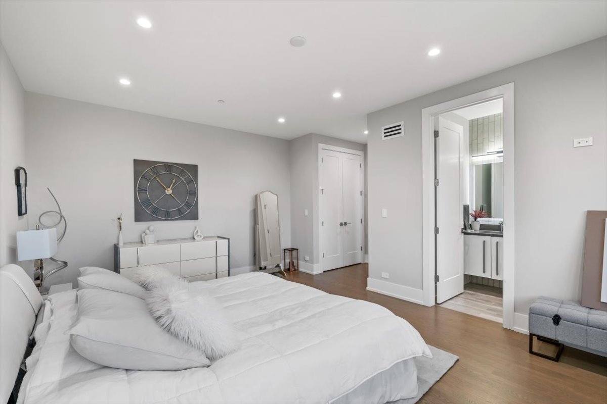 1341 Pfingsten Road Northbrook, IL 60062 - Photo 31 of 67